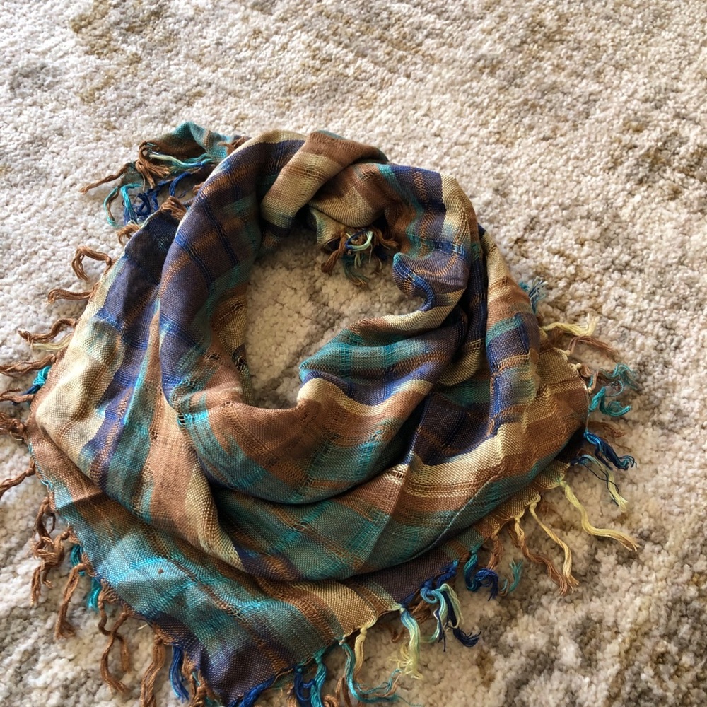 Square scarf